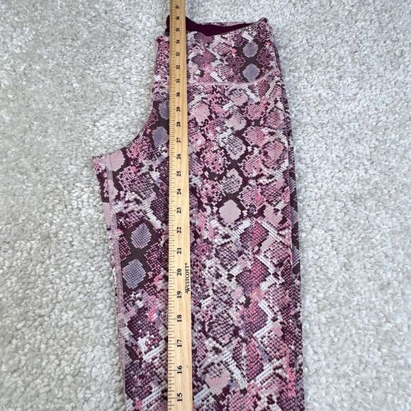 Victoria's Secret VSX Sport Knockout Pink Purple Snakeskin - Picture 7 of 7